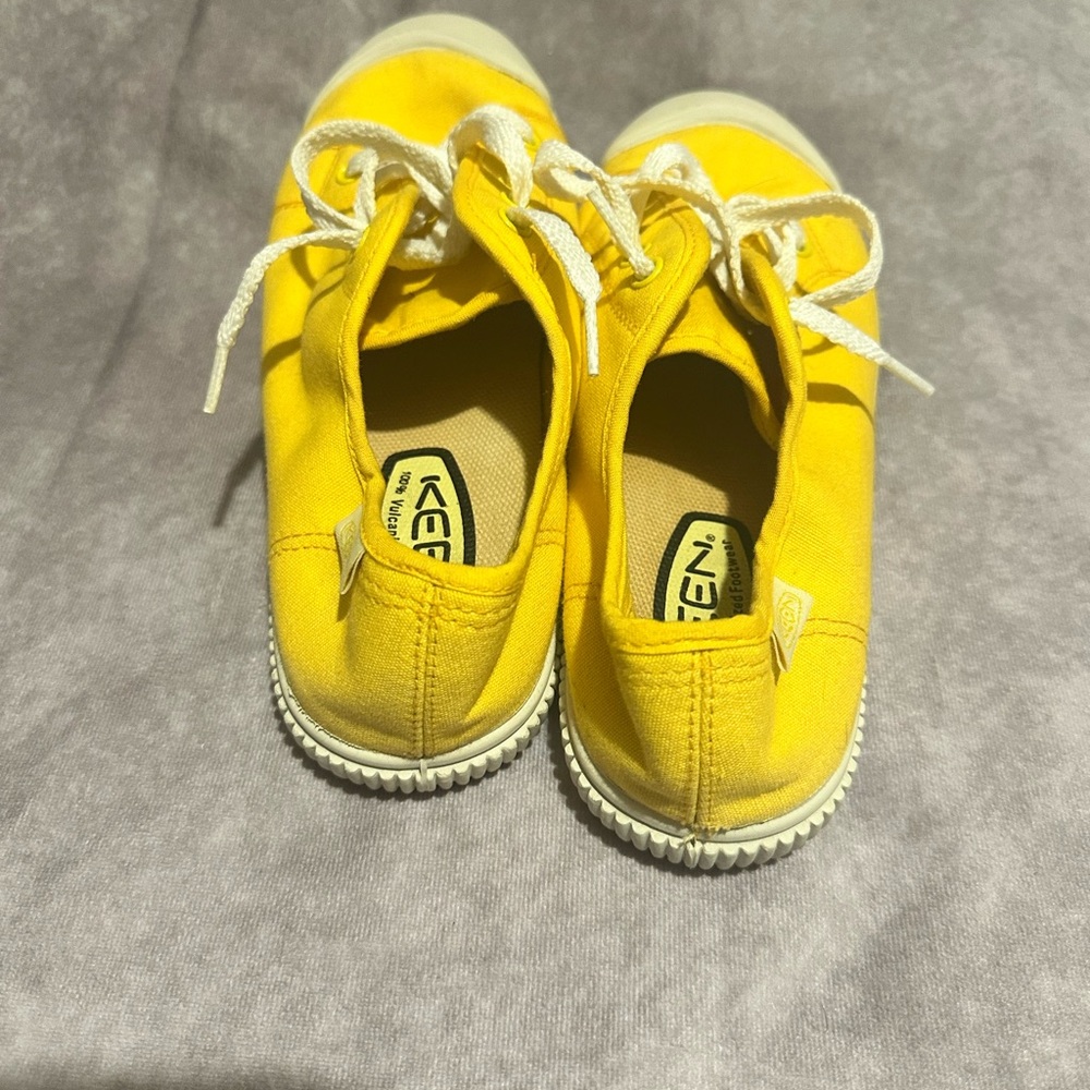 Keen Yellow women’s Sneakers with White Laces - Picture 4 of 7